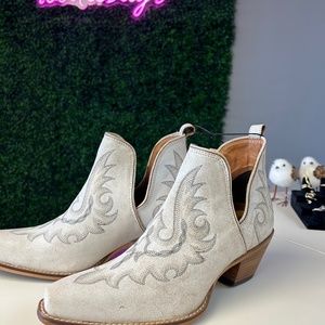 NWT Myra Yippie Western Leather Booties